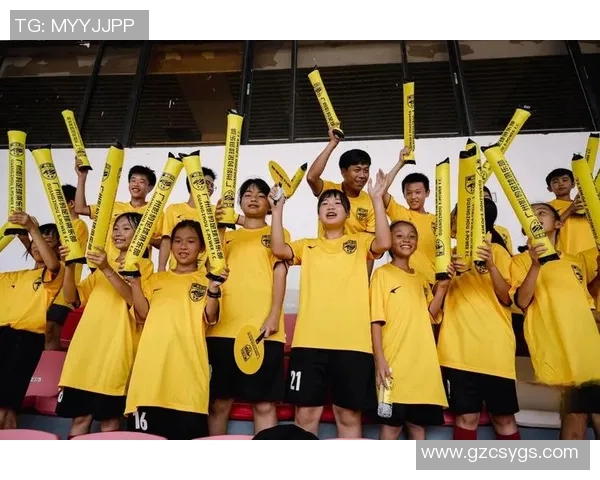 广州足球队速度变革引发热议球迷期待新篇章的崛起与挑战 广州足球队速度变革引发热议球迷期待新篇章的崛起与挑战