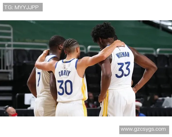 汤神模式下勇士队如何逆转国王队展现冠军气质与团队默契