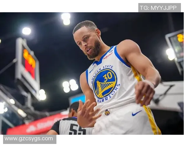 勇士队对阵国王队库里全场三双助力球队胜利