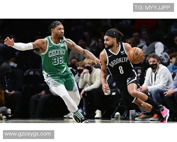 马库斯斯马特的篮球之路与冠军梦想：从新秀到全能防守者的蜕变